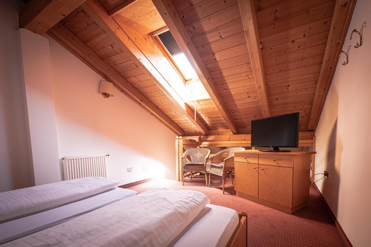 Hotel Gissbach Brunico Kültér fotó
